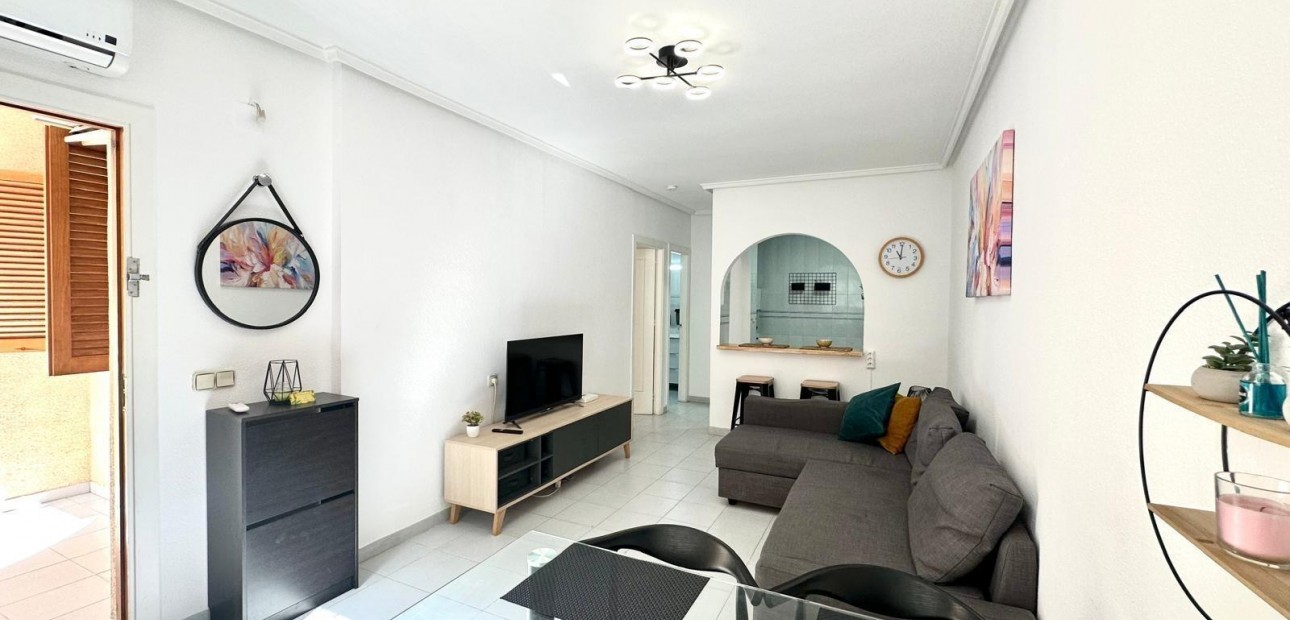 Sale - Apartment / flat -
Torrevieja - Acequion