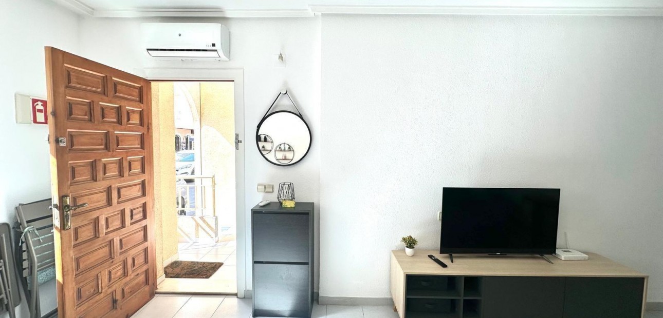 Sale - Apartment / flat -
Torrevieja - Acequion