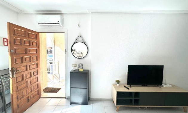 Sale - Apartment / flat -
Torrevieja - Acequion