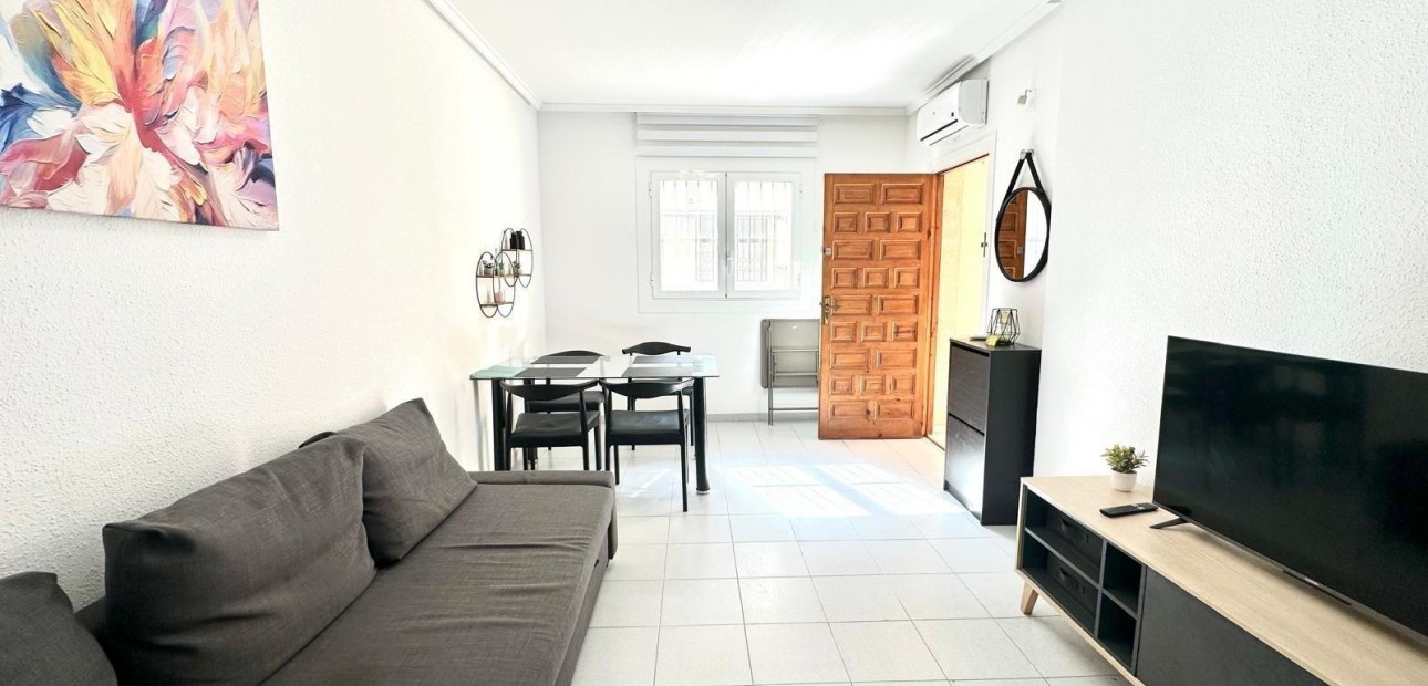 Sale - Apartment / flat -
Torrevieja - Acequion