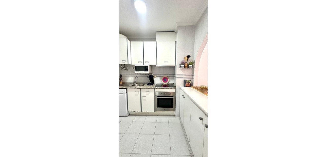 Sale - Apartment / flat -
Torrevieja - Acequion