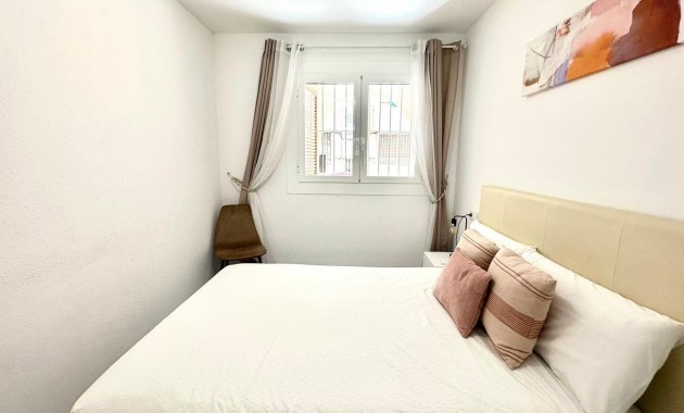 Sale - Apartment / flat -
Torrevieja - Acequion