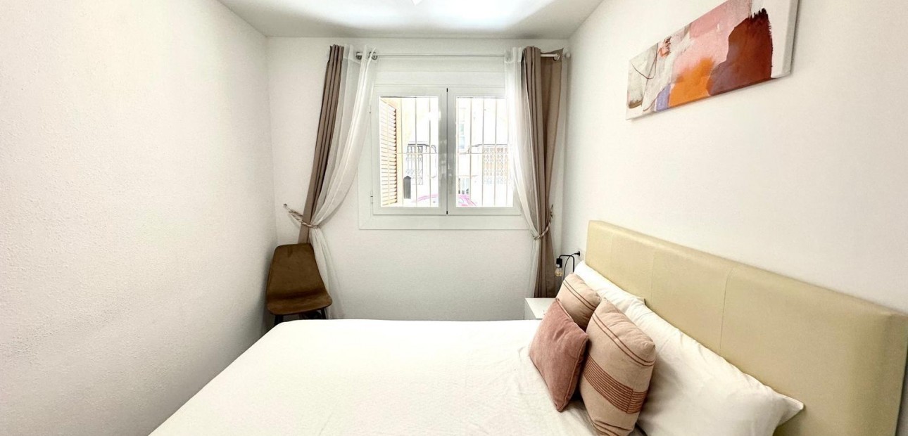 Sale - Apartment / flat -
Torrevieja - Acequion