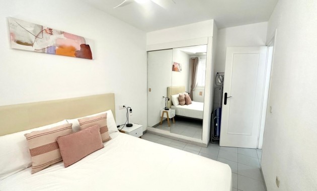 Sale - Apartment / flat -
Torrevieja - Acequion