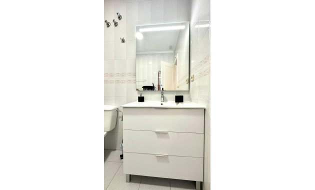 Sale - Apartment / flat -
Torrevieja - Acequion