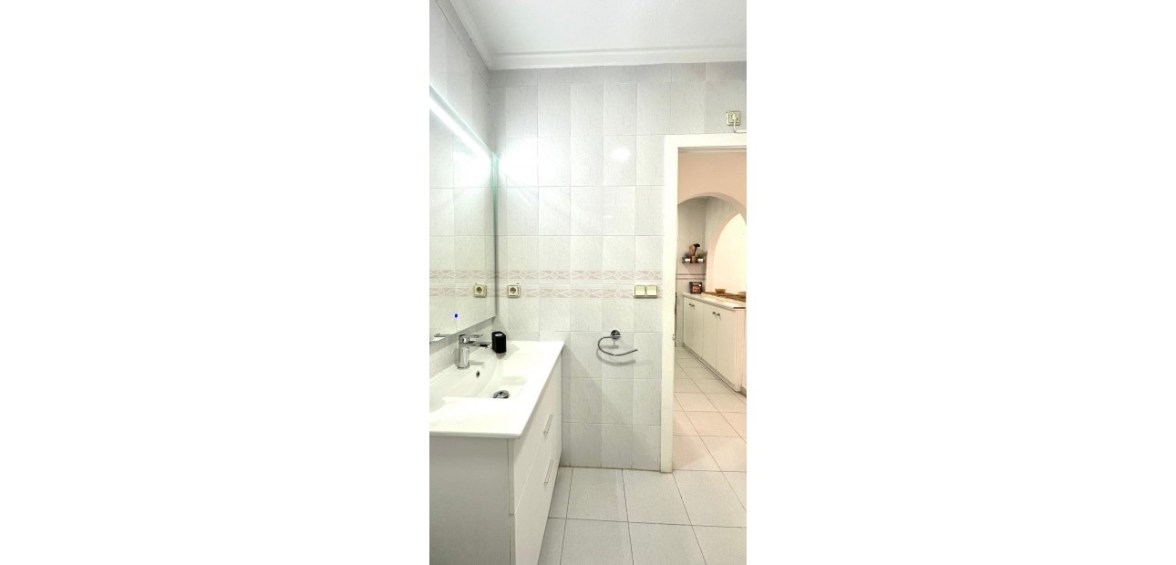 Sale - Apartment / flat -
Torrevieja - Acequion
