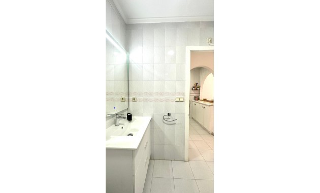 Sale - Apartment / flat -
Torrevieja - Acequion