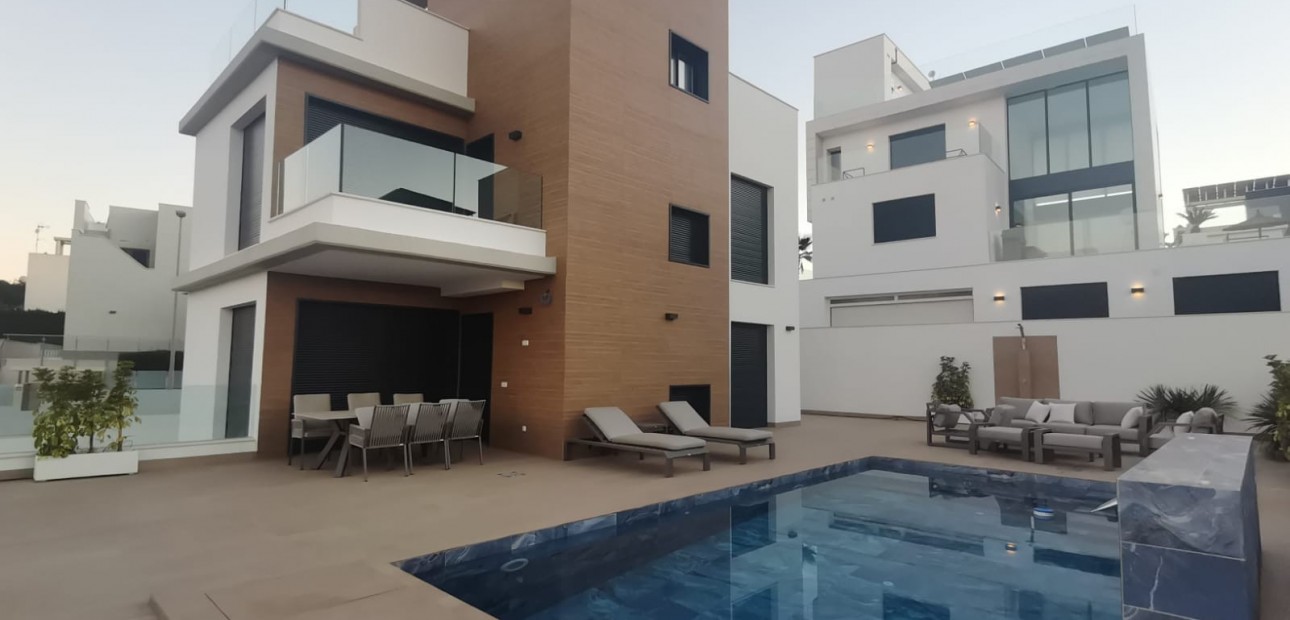 Sale - Modelo Silvia -
Orihuela Costa - Dehesa de campoamor