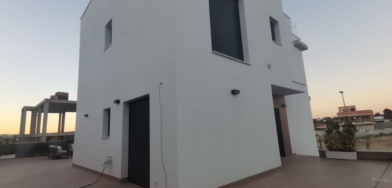 Sale - Modelo Silvia -
Orihuela Costa - Dehesa de campoamor