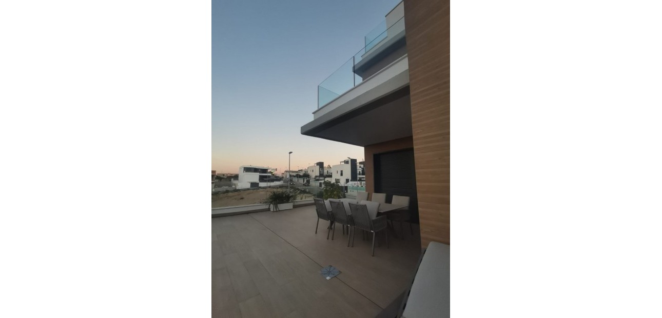 Sale - Modelo Silvia -
Orihuela Costa - Dehesa de campoamor