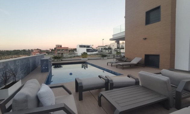 Sale - Modelo Silvia -
Orihuela Costa - Dehesa de campoamor