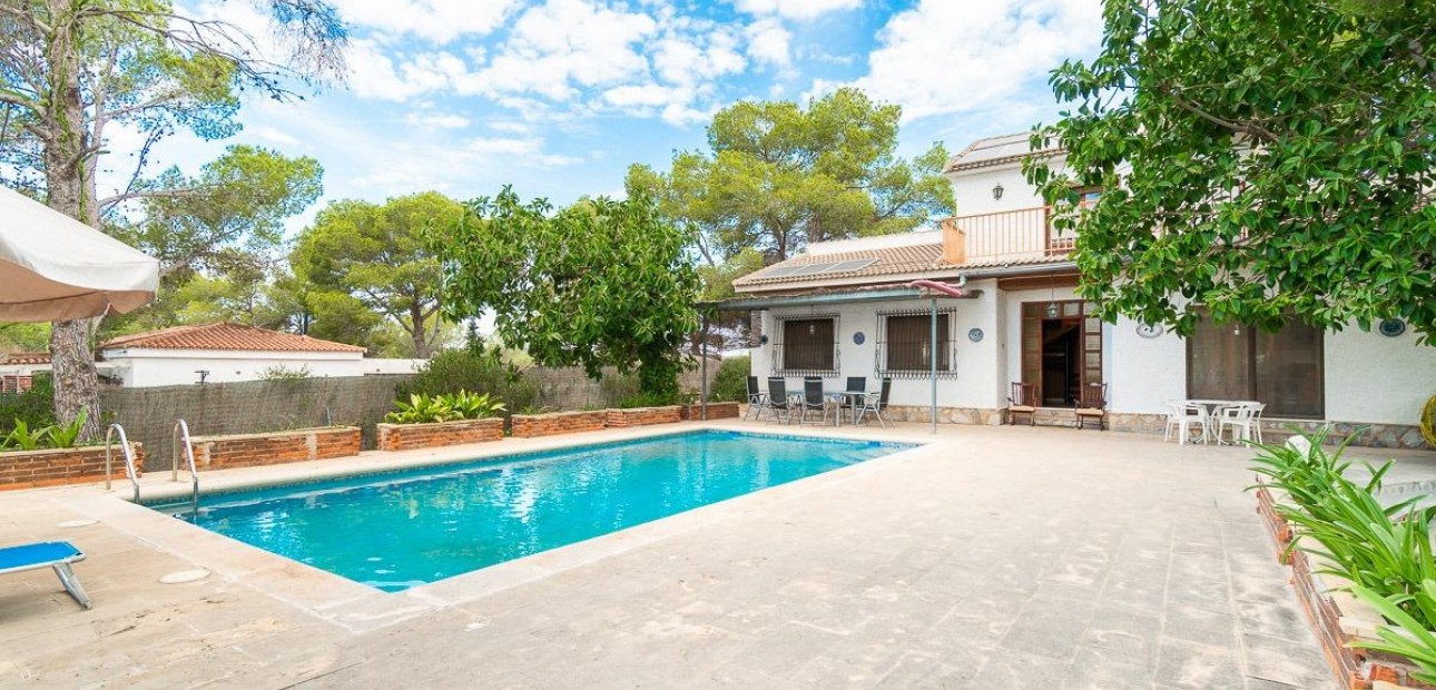 Sale - House -
Pilar de la Horadada - Pinar de Campoverde