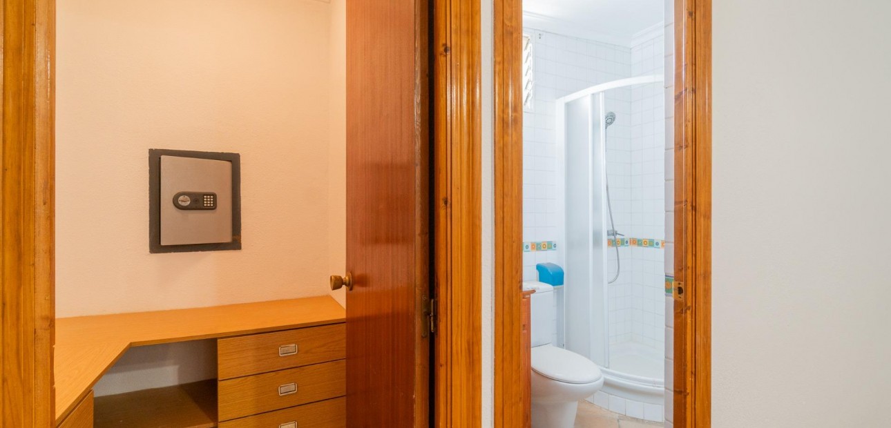 Herverkoop - Villa -
Torrevieja - Los altos