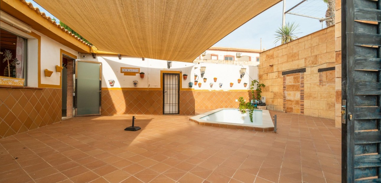 Herverkoop - Villa -
Torrevieja - Los altos