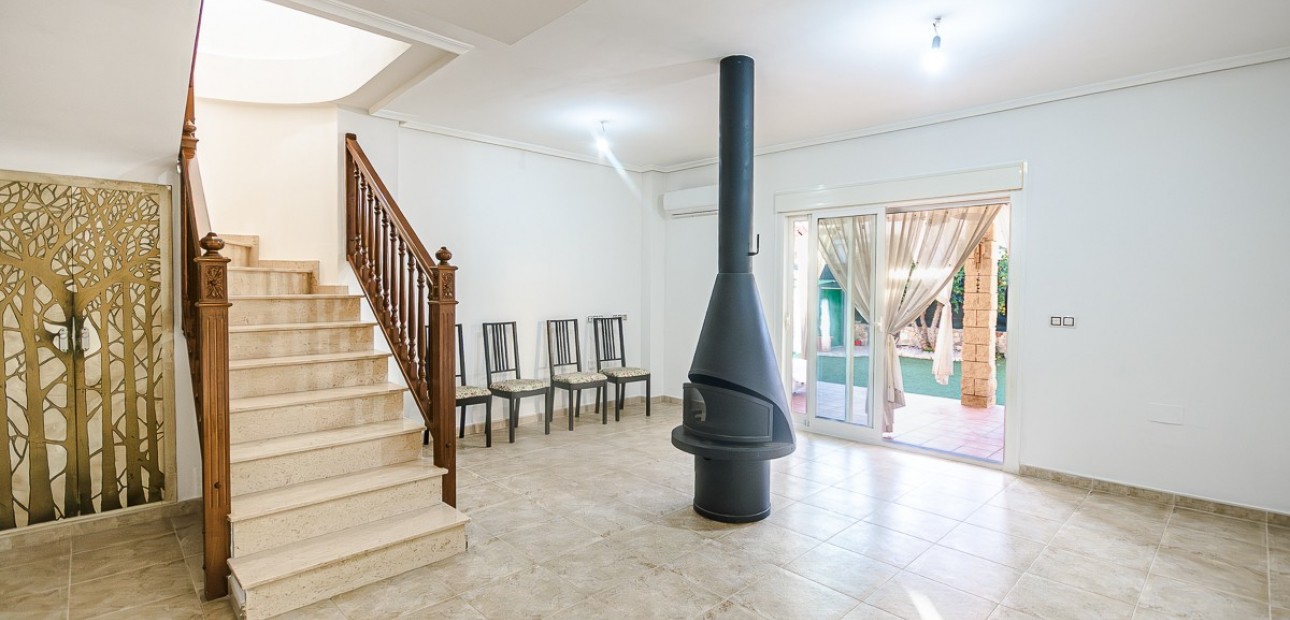 Sale - Villa -
Orihuela - Benferri