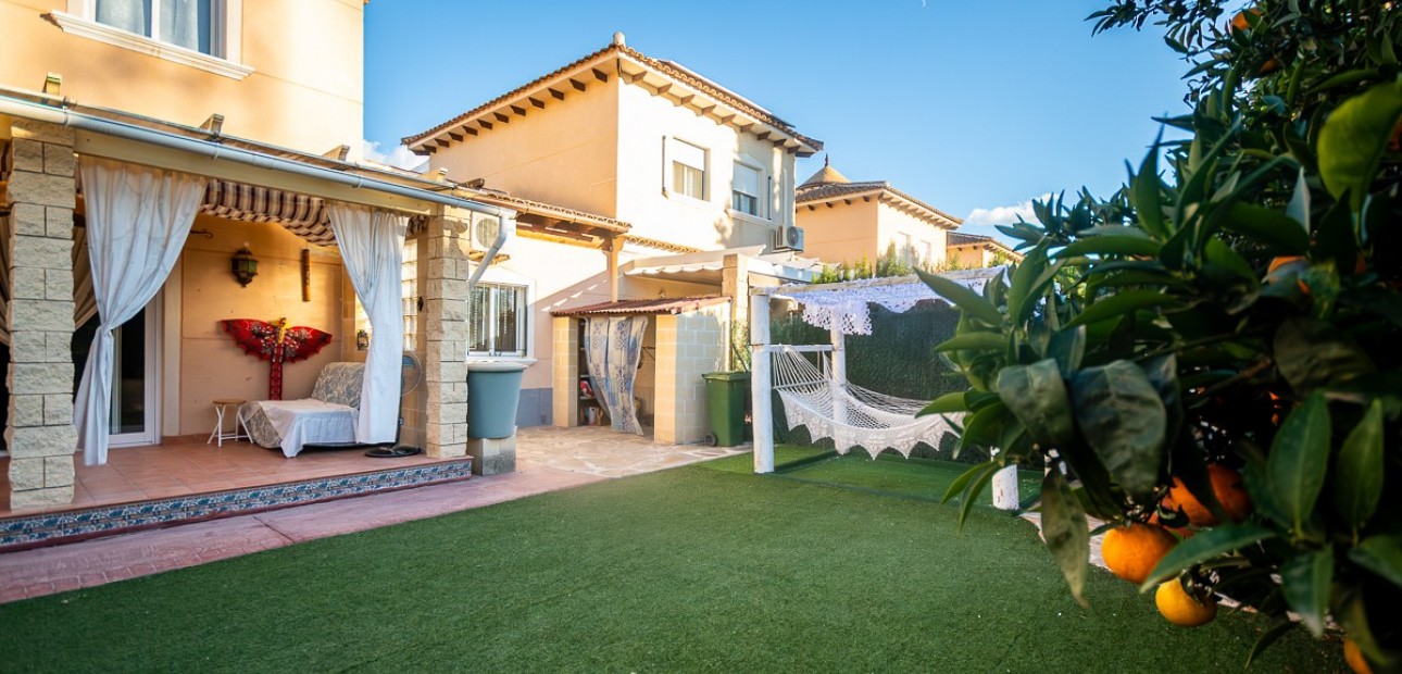 Sale - Villa -
Orihuela - Benferri