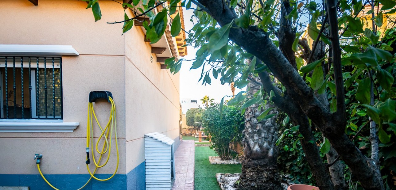 Sale - Villa -
Orihuela - Benferri