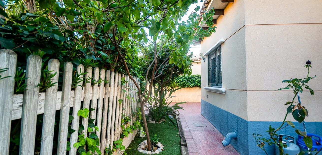 Sale - Villa -
Orihuela - Benferri