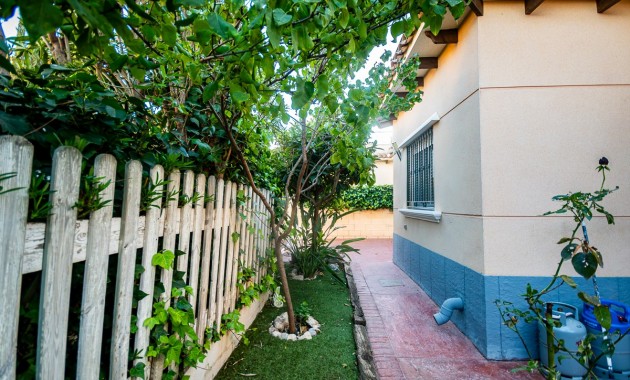 Sale - Villa -
Orihuela - Benferri