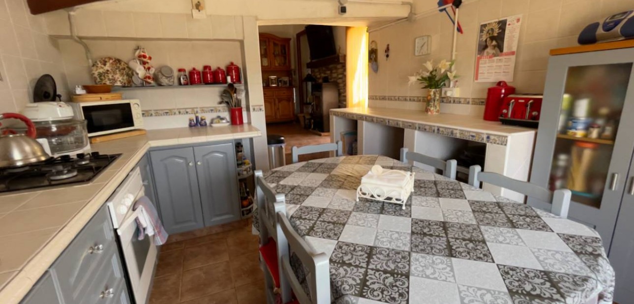 Herverkoop - Finca / Country Property -
Orihuela