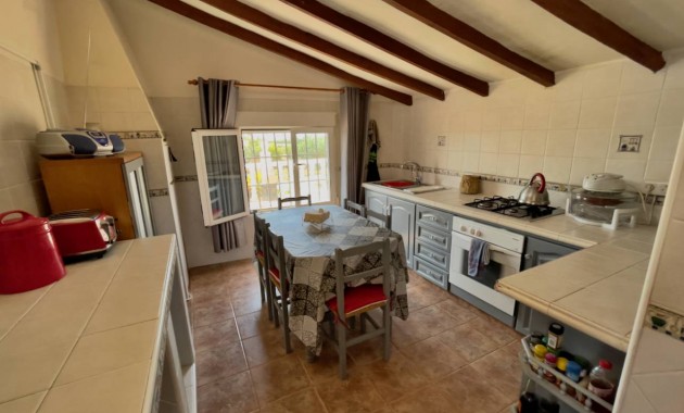 Herverkoop - Finca / Country Property -
Orihuela