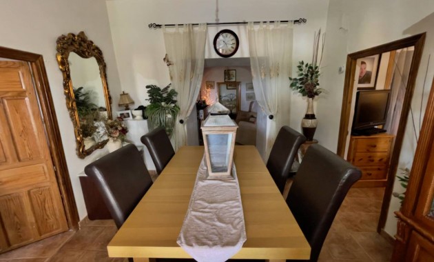 Herverkoop - Finca / Country Property -
Orihuela