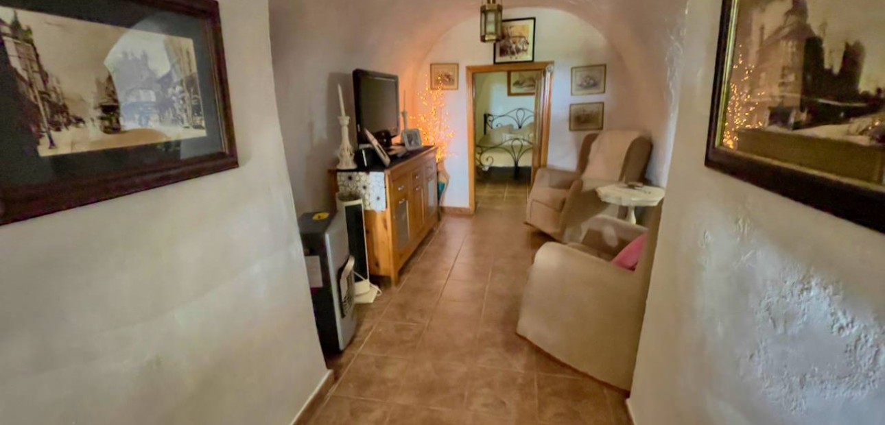 Herverkoop - Finca / Country Property -
Orihuela