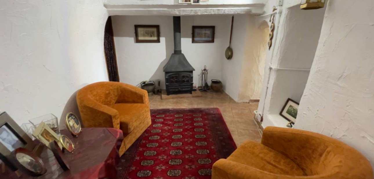 Herverkoop - Finca / Country Property -
Orihuela