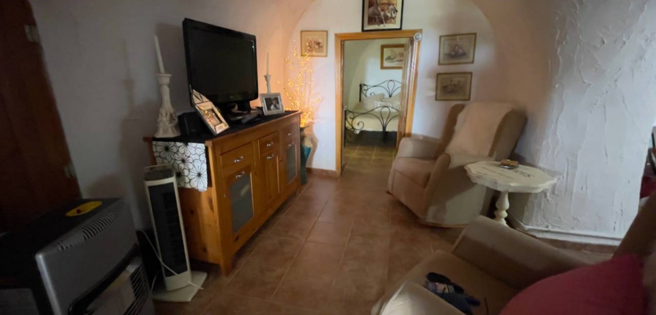 Herverkoop - Finca / Country Property -
Orihuela