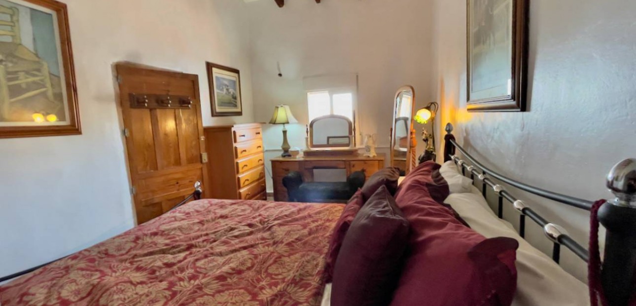 Herverkoop - Finca / Country Property -
Orihuela