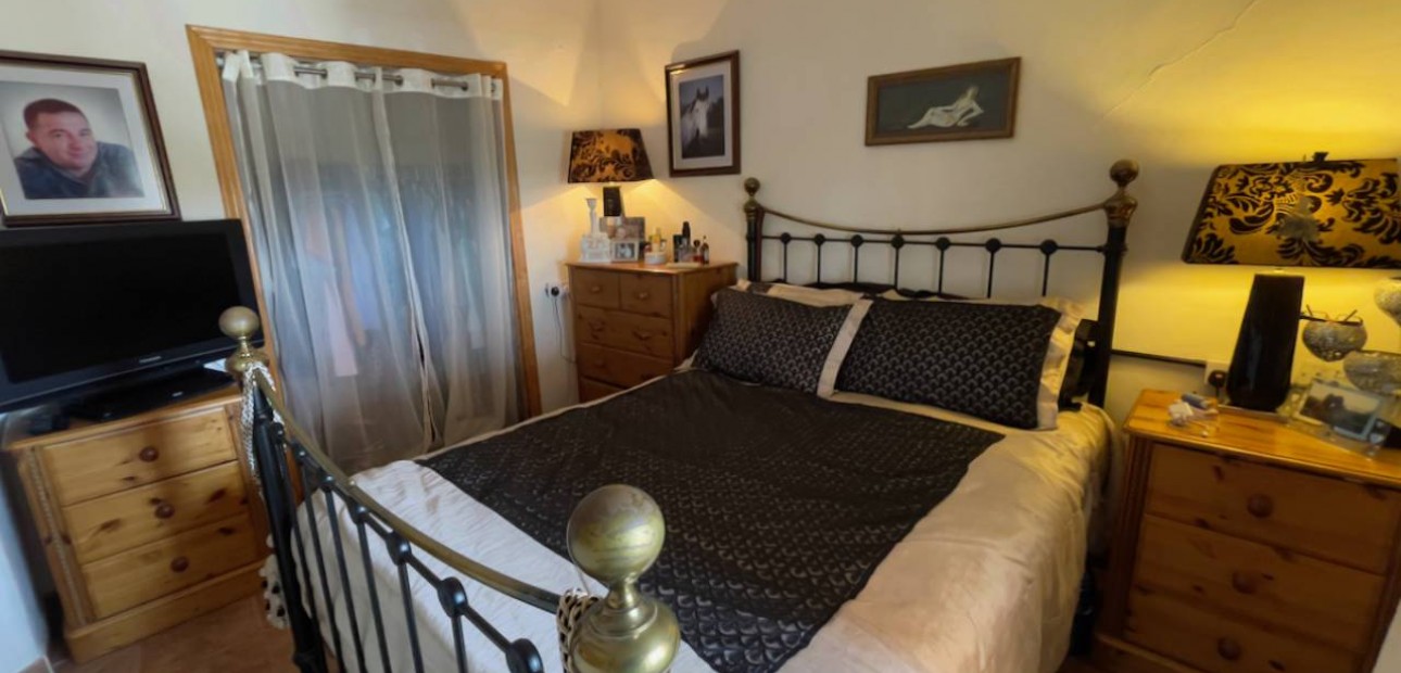 Herverkoop - Finca / Country Property -
Orihuela