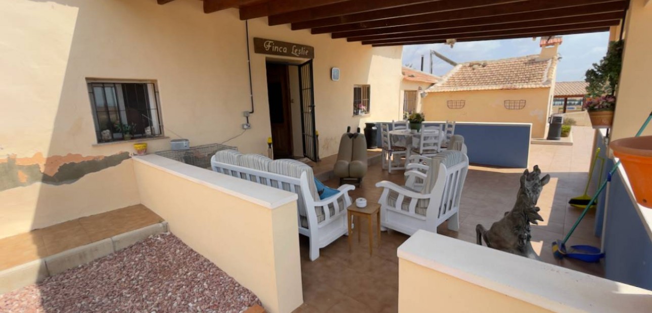 Herverkoop - Finca / Country Property -
Orihuela