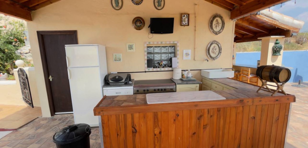 Herverkoop - Finca / Country Property -
Orihuela