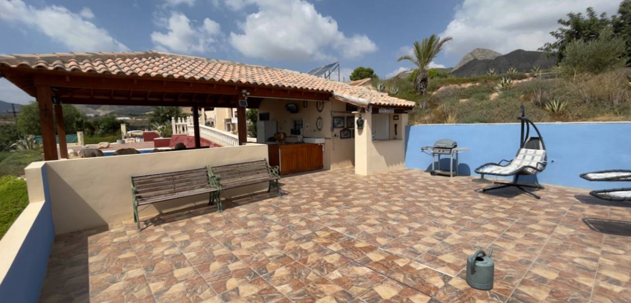 Herverkoop - Finca / Country Property -
Orihuela