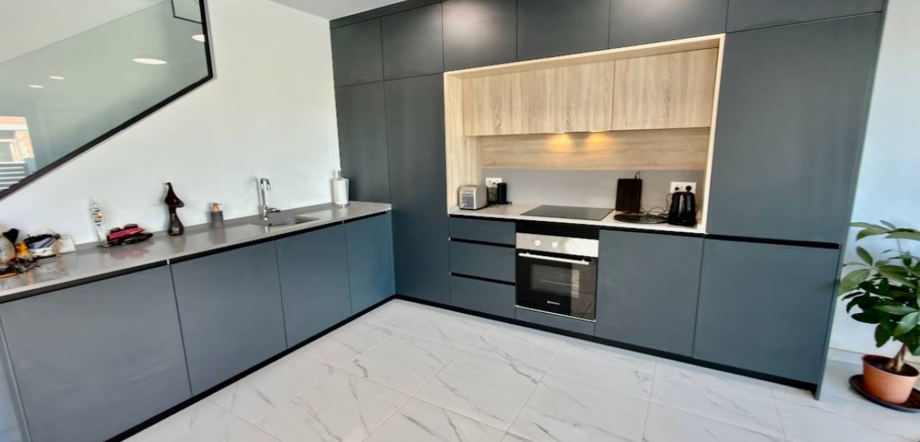 Herverkoop - Villa -
Los Montesinos - La herrada