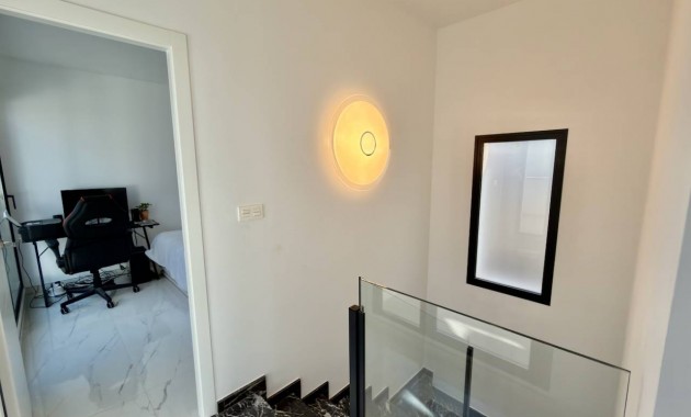 Herverkoop - Villa -
Los Montesinos - La herrada