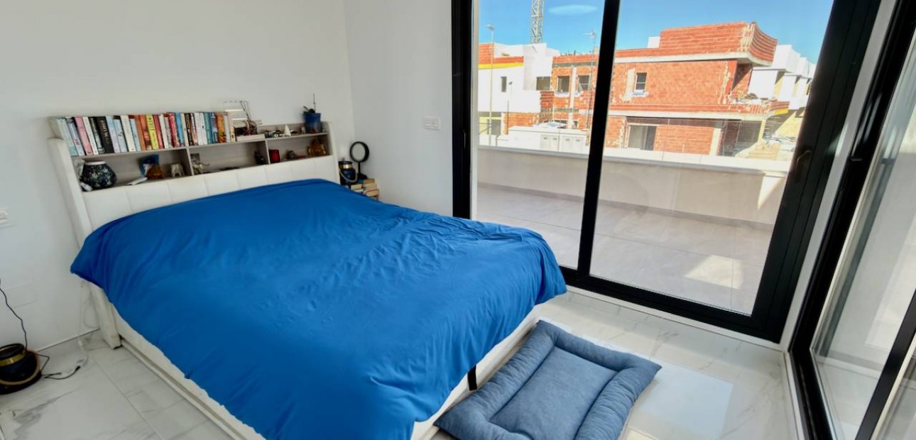 Herverkoop - Villa -
Los Montesinos - La herrada