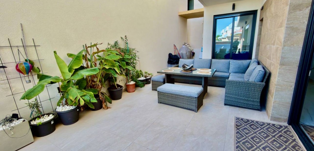 Herverkoop - Villa -
Los Montesinos - La herrada