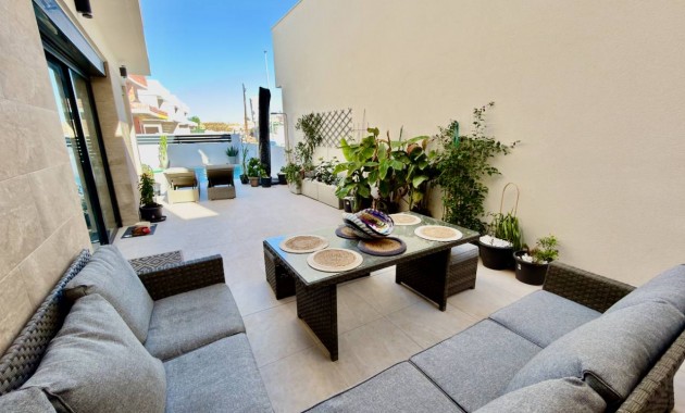 Herverkoop - Villa -
Los Montesinos - La herrada