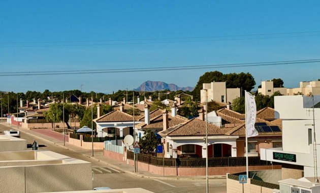 Herverkoop - Villa -
Los Montesinos - La herrada