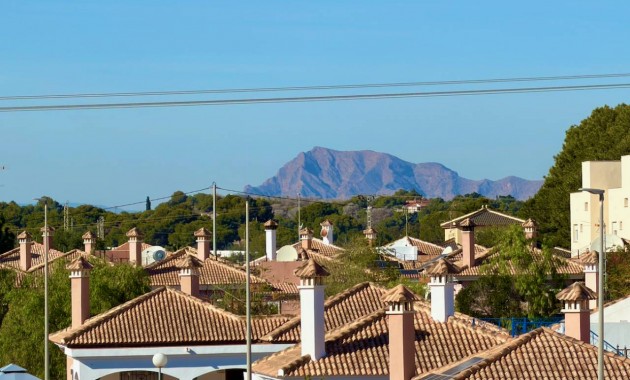 Herverkoop - Villa -
Los Montesinos - La herrada