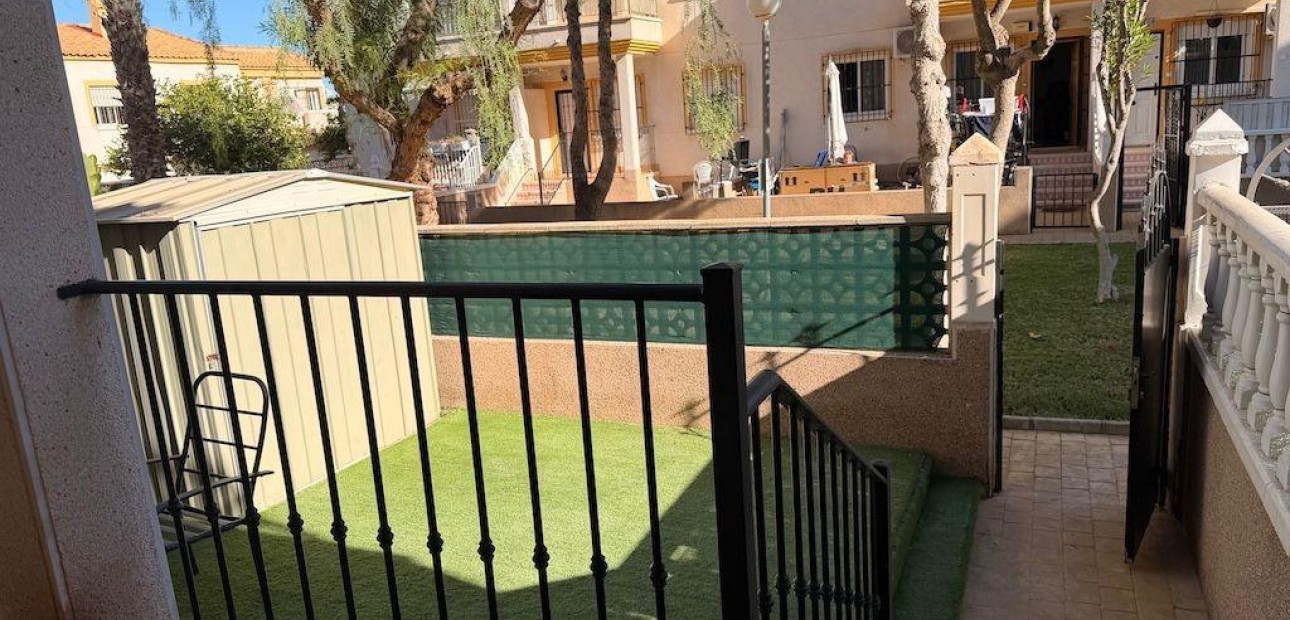 Herverkoop - Bungalow -
Orihuela Costa - Las Filipinas