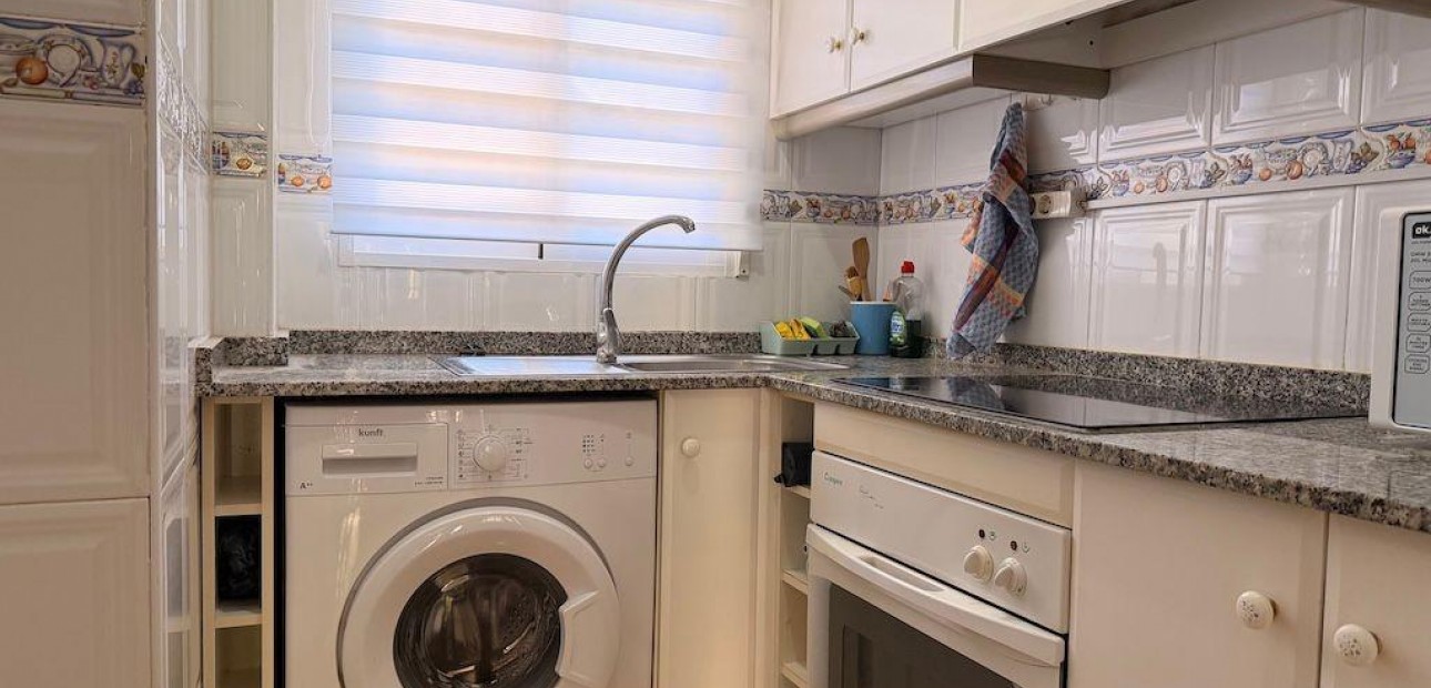 Herverkoop - Bungalow -
Orihuela Costa - Las Filipinas