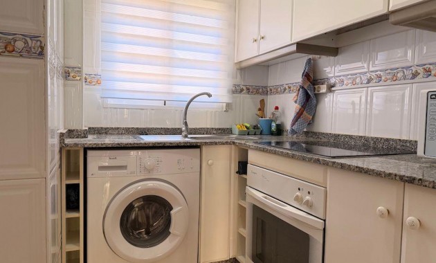 Herverkoop - Bungalow -
Orihuela Costa - Las Filipinas