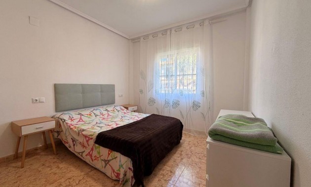 Herverkoop - Bungalow -
Orihuela Costa - Las Filipinas