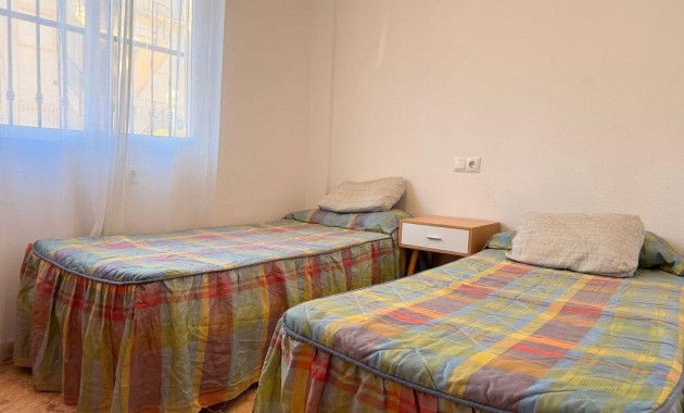 Herverkoop - Bungalow -
Orihuela Costa - Las Filipinas