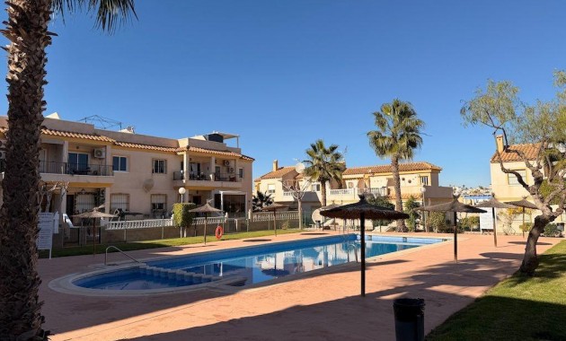 Herverkoop - Bungalow -
Orihuela Costa - Las Filipinas
