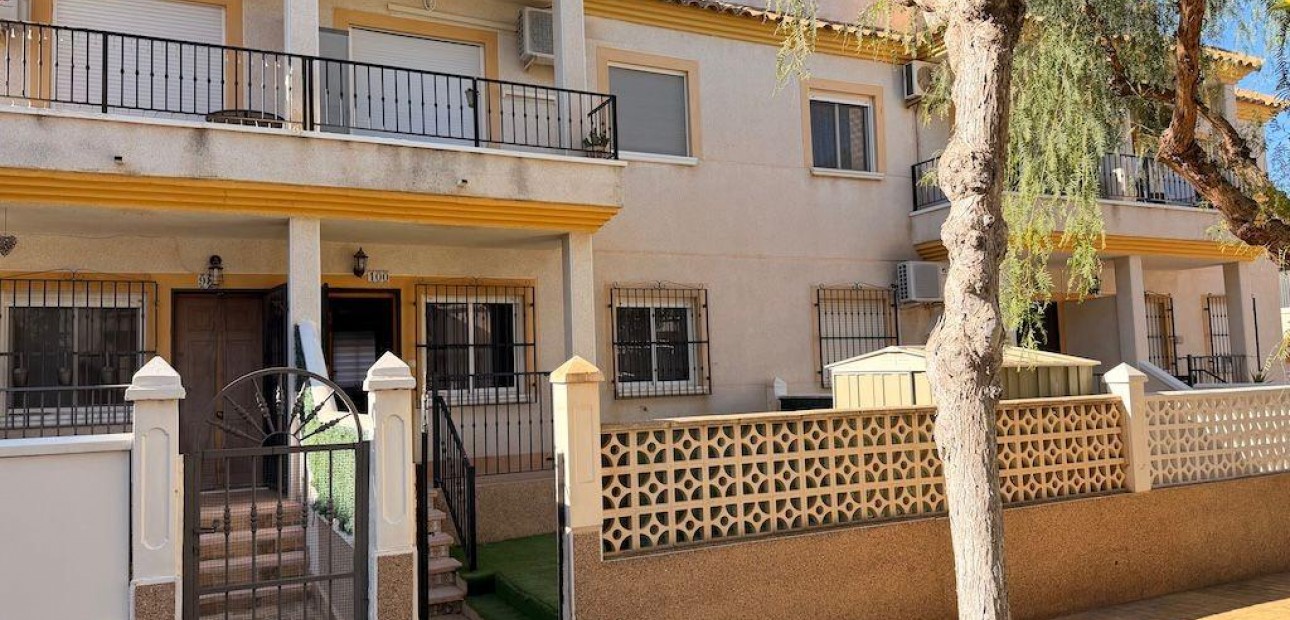Herverkoop - Bungalow -
Orihuela Costa - Las Filipinas