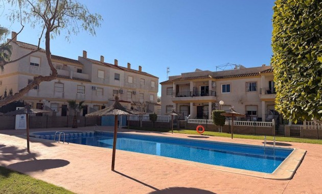 Herverkoop - Bungalow -
Orihuela Costa - Las Filipinas