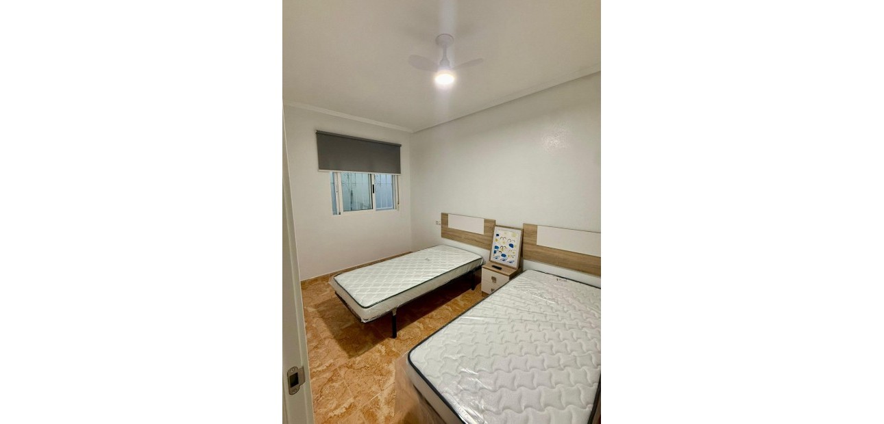 Herverkoop - Appartement / flat -
Torrevieja - Playa de los locos